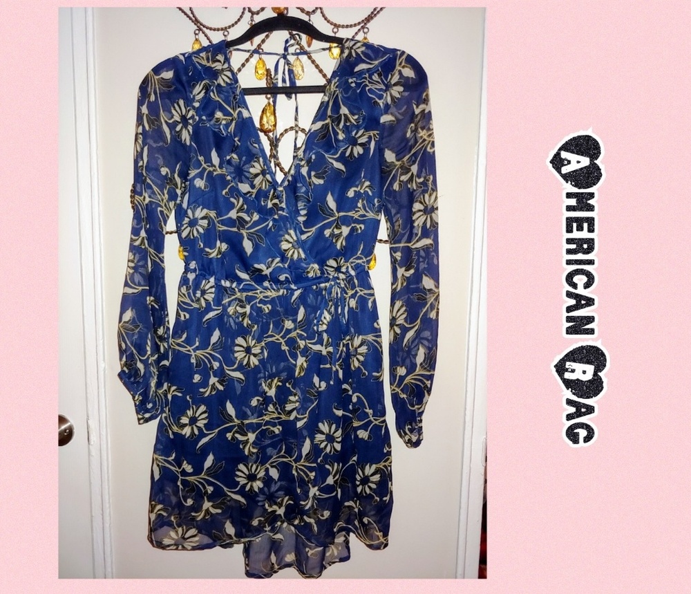 🌿American Rags🌿 V Neck Mini Floral Wrap Dress